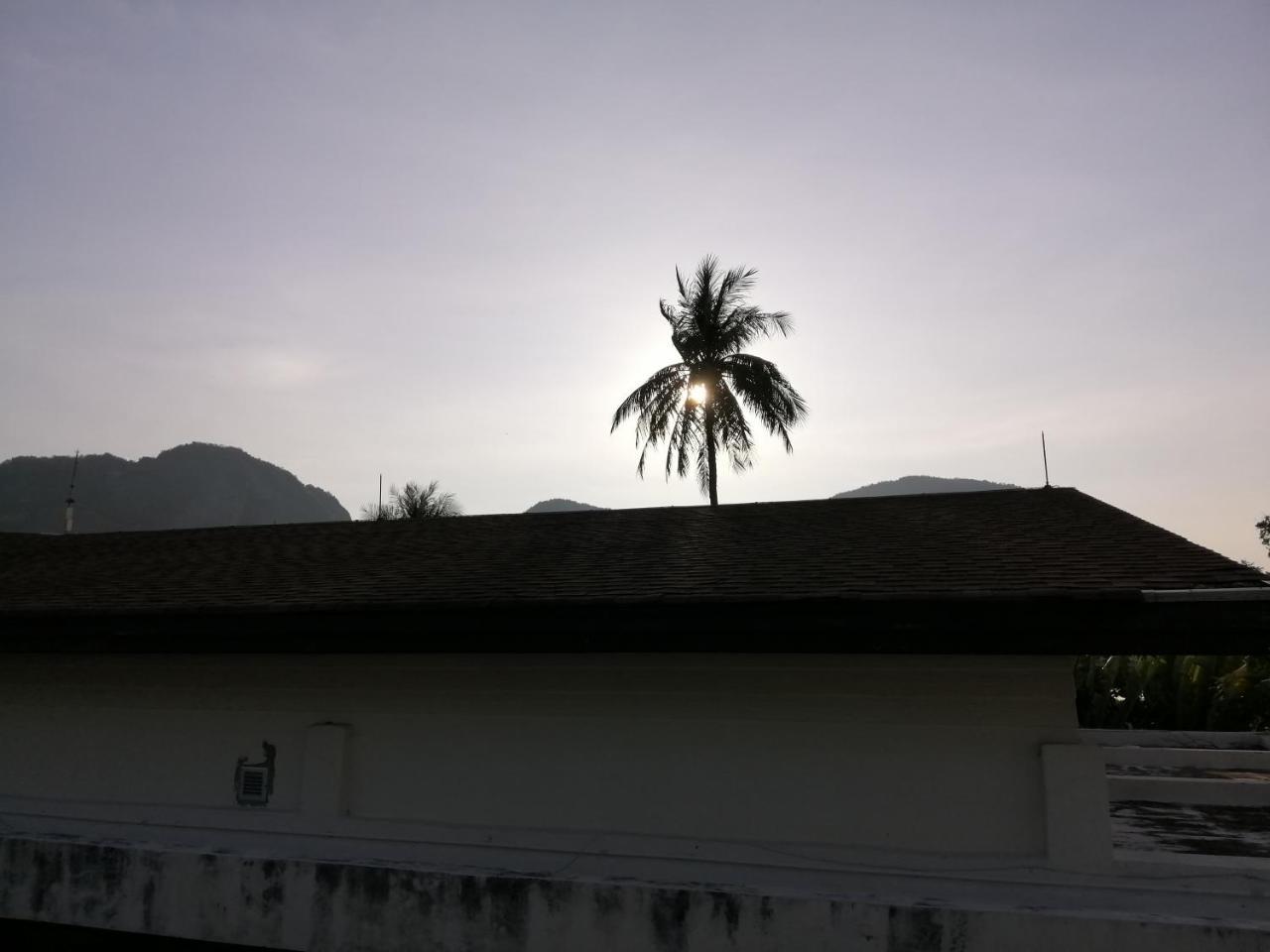 Neverland Dorm Islas Phi Phi Exterior foto