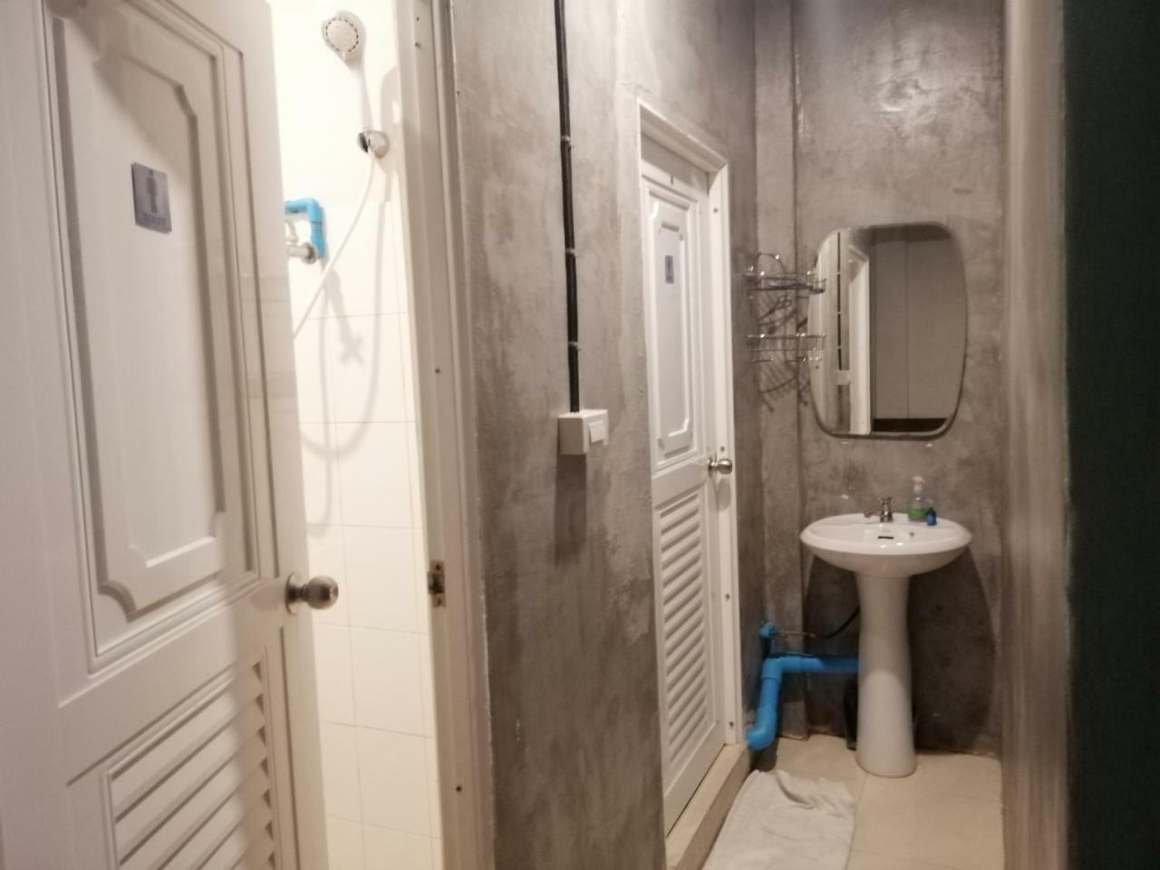 Neverland Dorm Islas Phi Phi Exterior foto